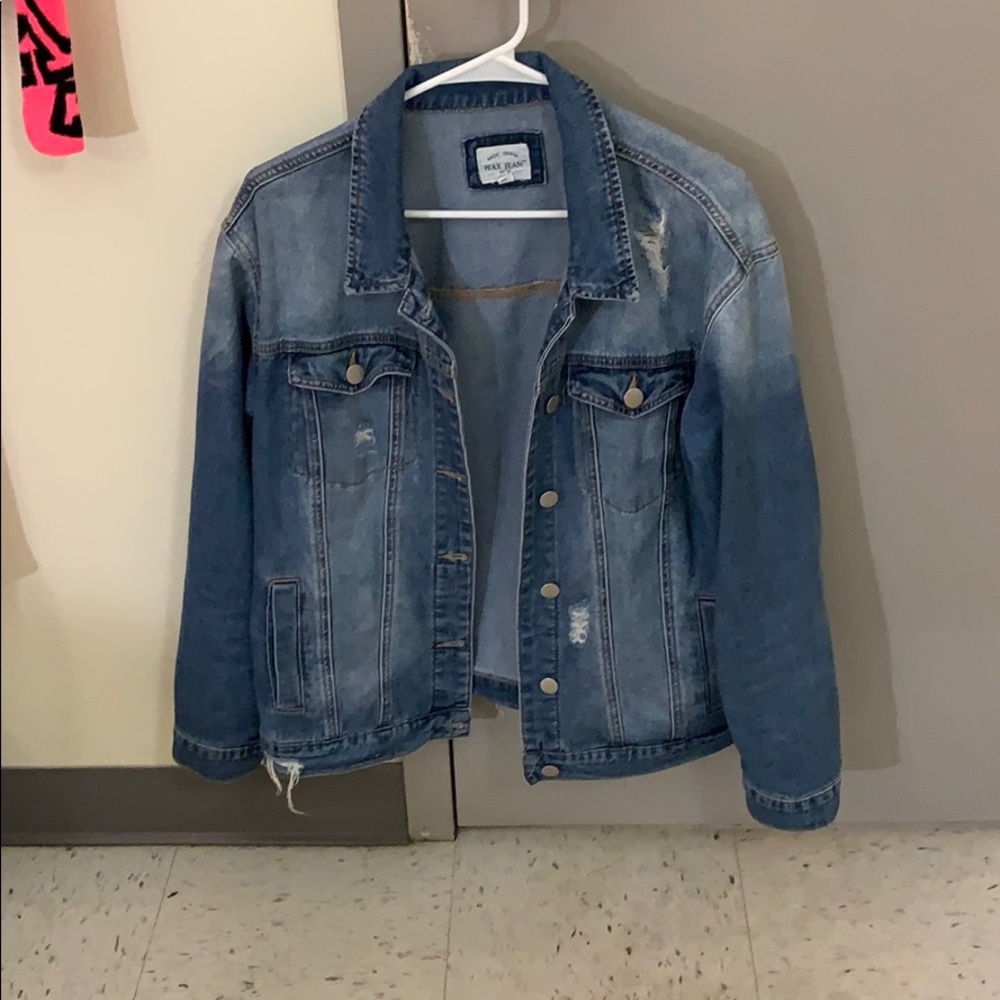 Distressed Jean Jacket 👖